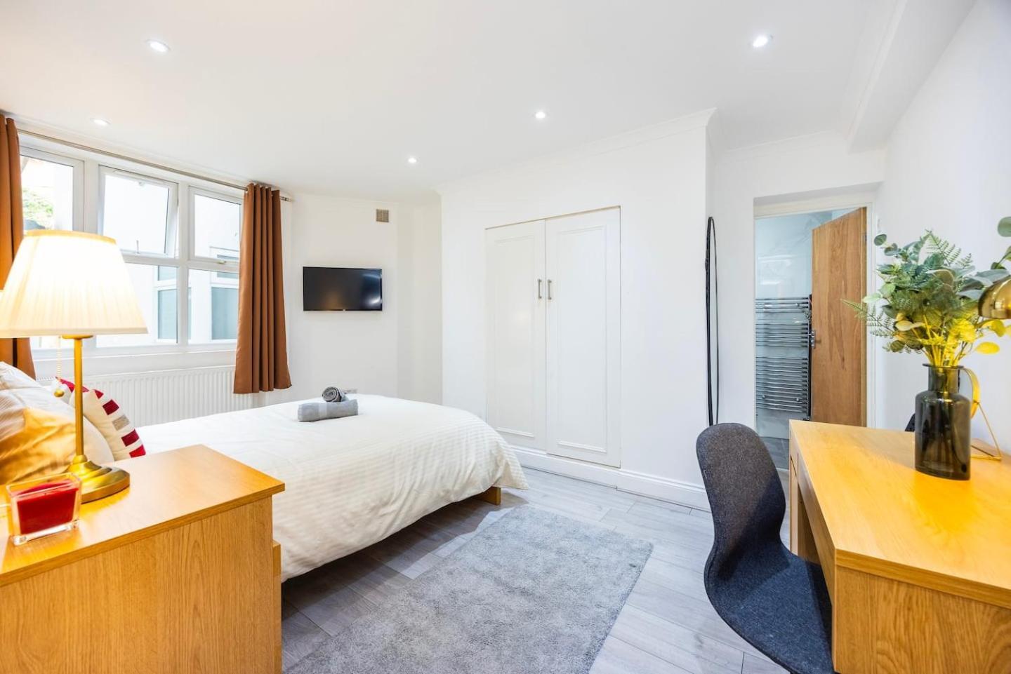 Three Bedroom 3 Bathroom In Kensington Appartamento