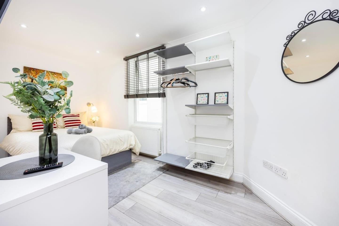 Three Bedroom 3 Bathroom In Kensington * Londra